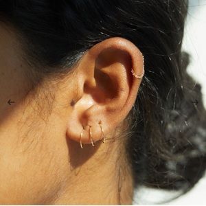 Catbird yellow gold filament hoop